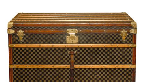 History of the Hero: The Louis Vuitton trunk .